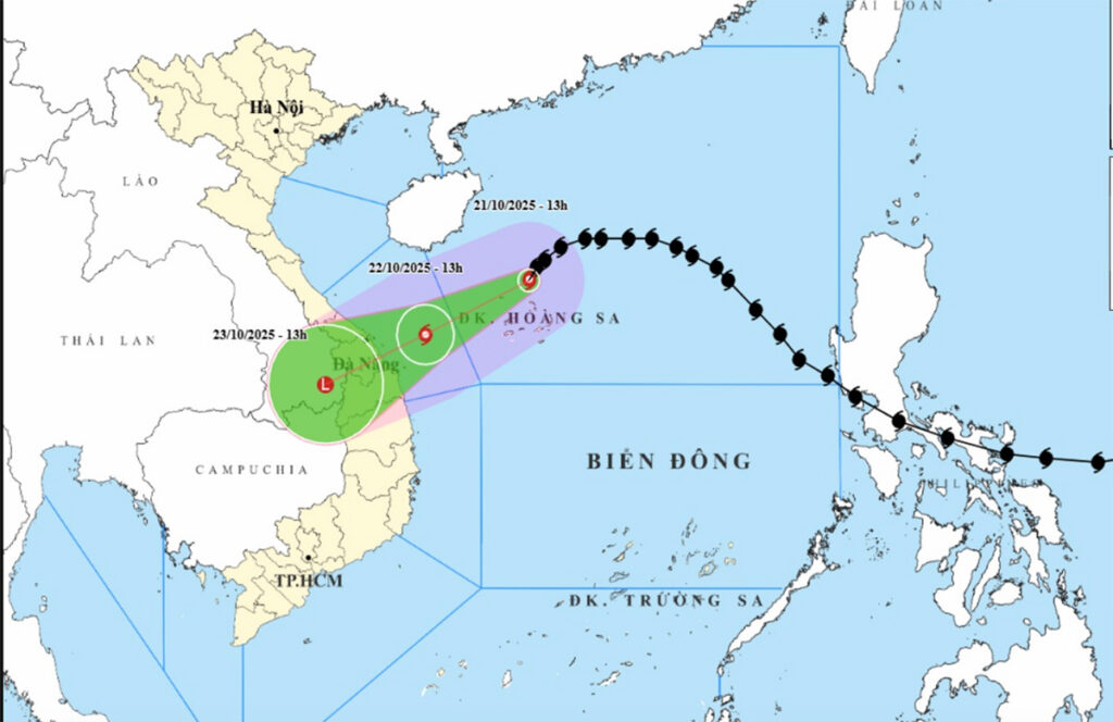 bao so 12 fengshen 14513693 1024x664 - Dự Báo Thời Tiết Hôm Nay: Bão Số 12 Đổ Bộ Khiến Miền Trung Đối Mặt Nguy Cơ Mưa Lũ Lịch Sử